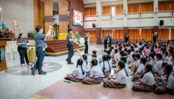 ค่ายภาษาอังกฤษ “English Explorer”